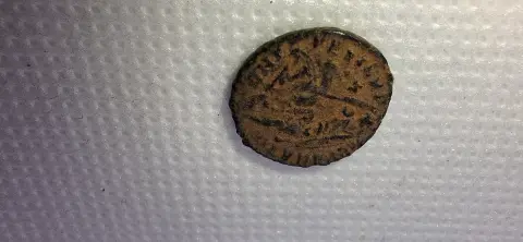 Lateral da moeda TH-N-0012 — Constâncio II. Nummus / maiorina / AE
