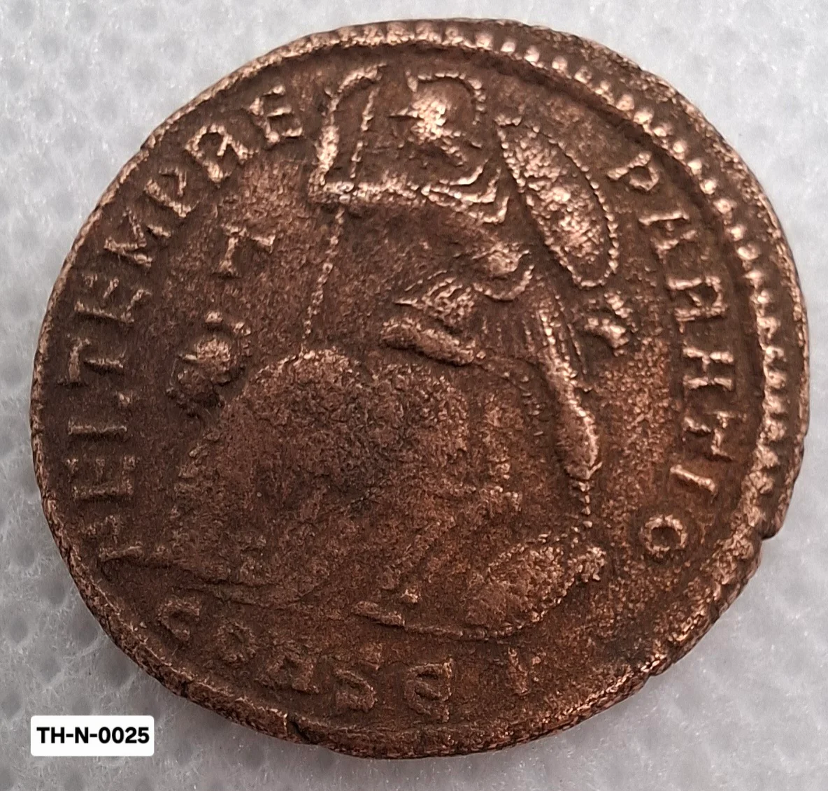 Foto da moeda TH-N-0025 — Constâncio II. Maiorina FEL TEMP REPARATIO. Constantinopla, 348 a 351 d.C. RIC VIII 82