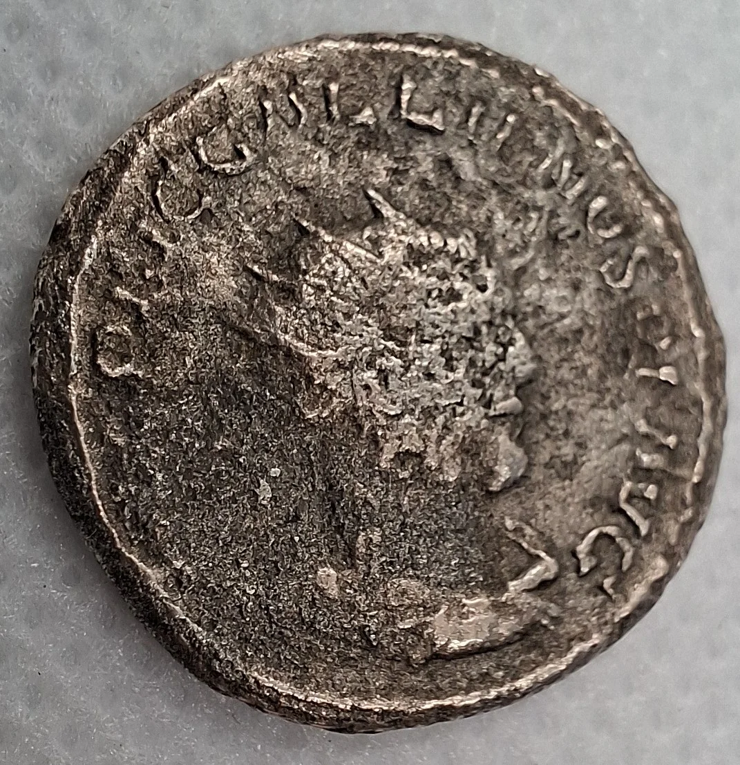 Anverso da moeda TH-N-0026 — Galieno. Antoniniano PIETAS AVGG. Samosata, 255 a 256 d.C. RIC V.1 447c