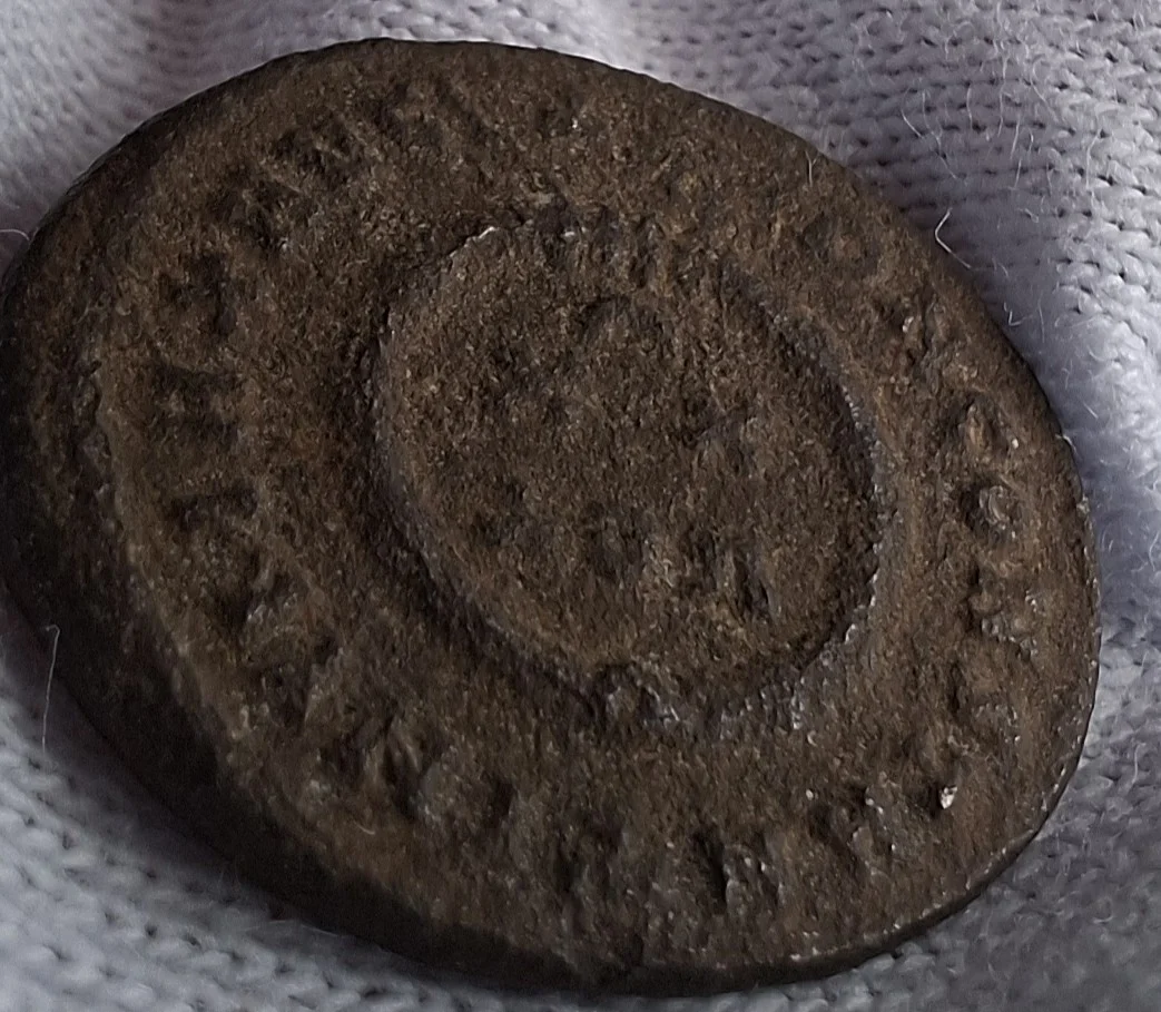 Reverso da moeda TH-N-0035 — Constantino I. Nummus ou follis reduzido
