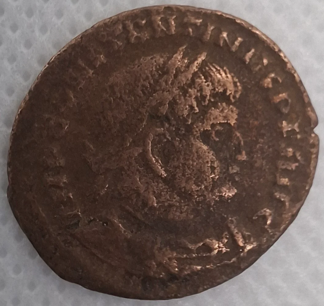 Anverso da moeda TH-N-0044 — Constantino I. Nummus