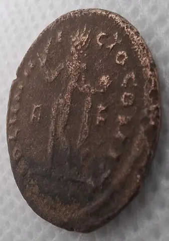 Lateral da moeda TH-N-0044 — Constantino I. Nummus