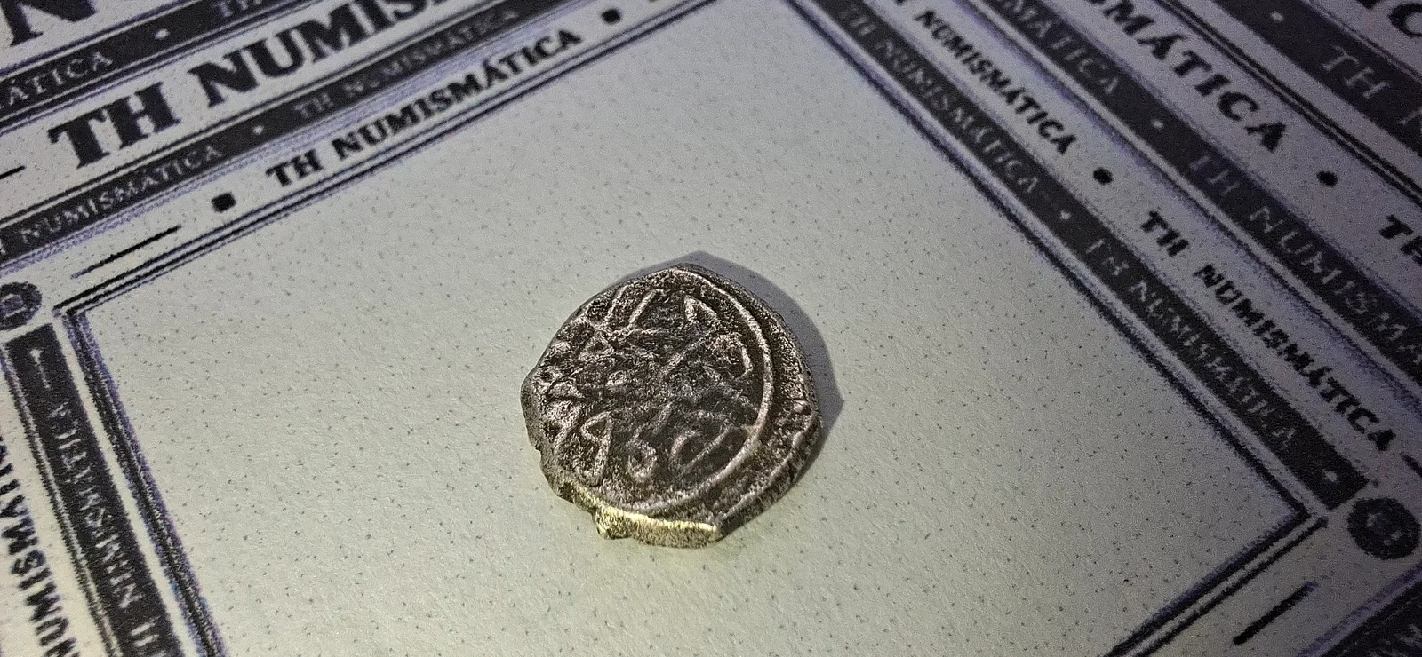 Reverso ampliado da moeda TH-N-0095 — Maomé II, o Conquistador. Akçe