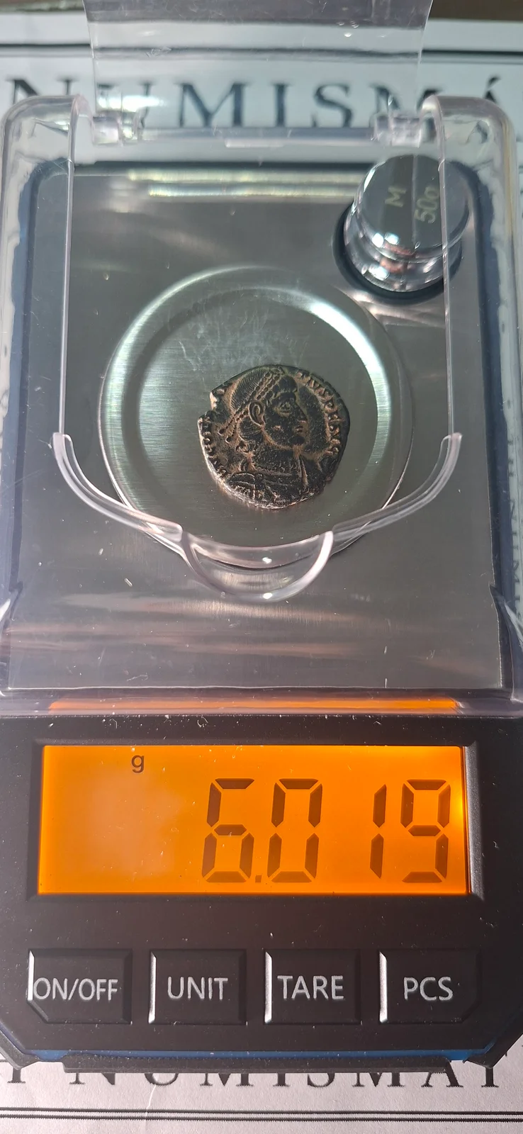 Peso (balança) da moeda TH-N-0108 — Constâncio II. Maiorina