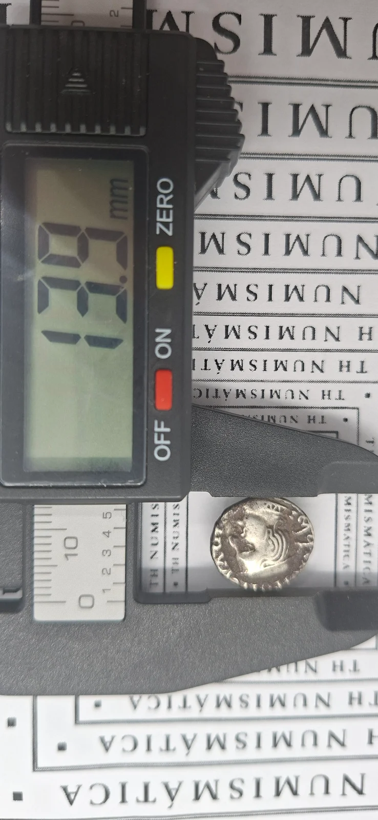 Diâmetro (paquímetro) da moeda TH-N-0117 — Sátrapas Ocidentais. Dracma