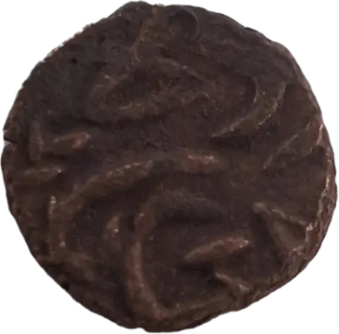 Reverso ampliado da moeda TH-N-0119 — Índia Antiga, Ganapatinaga, ¼ de Kakini em Bronze, Dinastia Naga, séculos III–IV d.C.