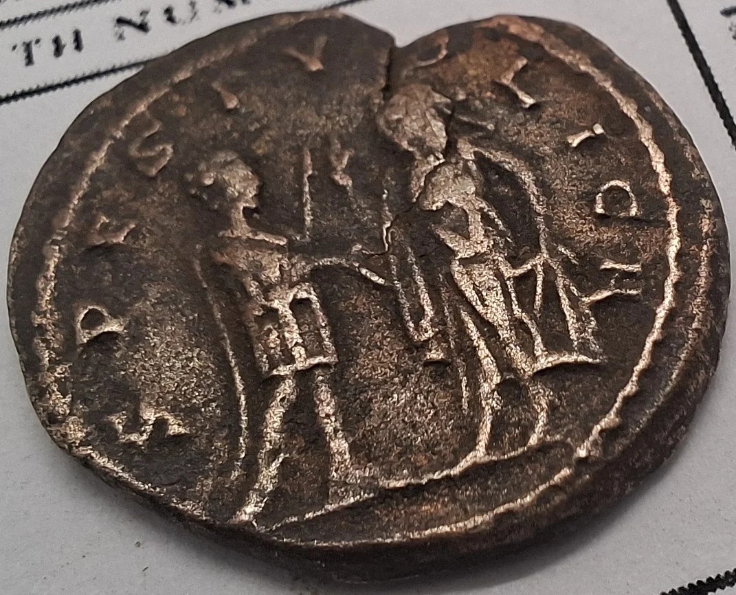 Reverso da moeda TH-N-0179 — Salonino como César. Antoniniano prateado