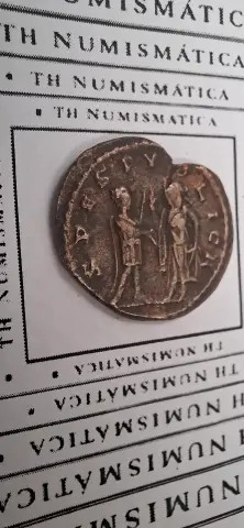 Reverso ampliado da moeda TH-N-0179 — Salonino como César. Antoniniano prateado. SPES PVBLICA