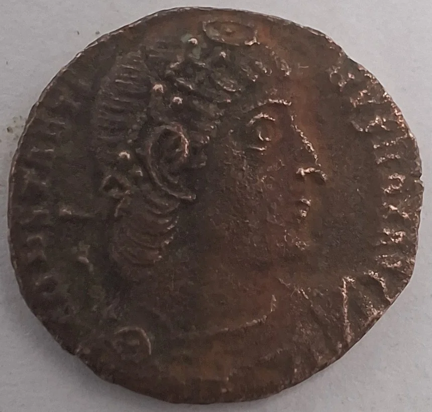 Anverso da moeda TH-N-0193 — Constantino I. Follis