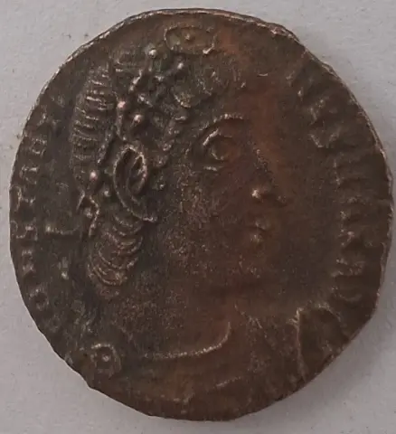 Anverso ampliado da moeda TH-N-0193 — Constantino I. Follis