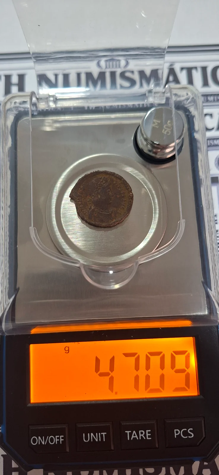Peso (balança) da moeda TH-N-0224 — Teodósio I. Maiorina