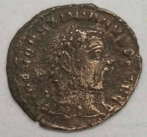 Anverso da moeda TH-N-0226 — Constâncio I