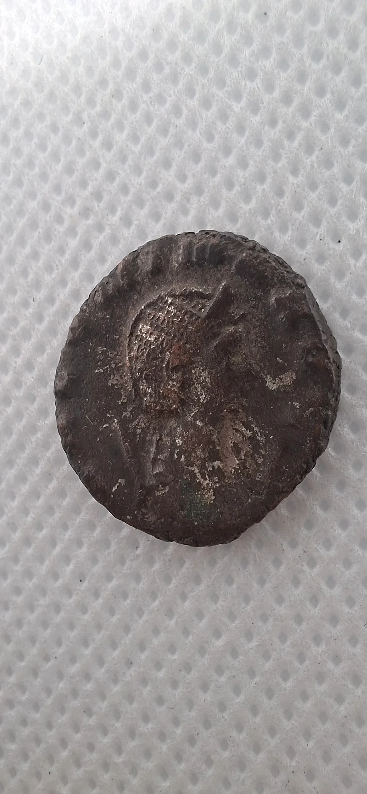 Complementar da moeda TH-N-0239 — Salonina. Antoniniano de bilão. FECVNDITAS AVG. Fecunditas com criança e cornucópia