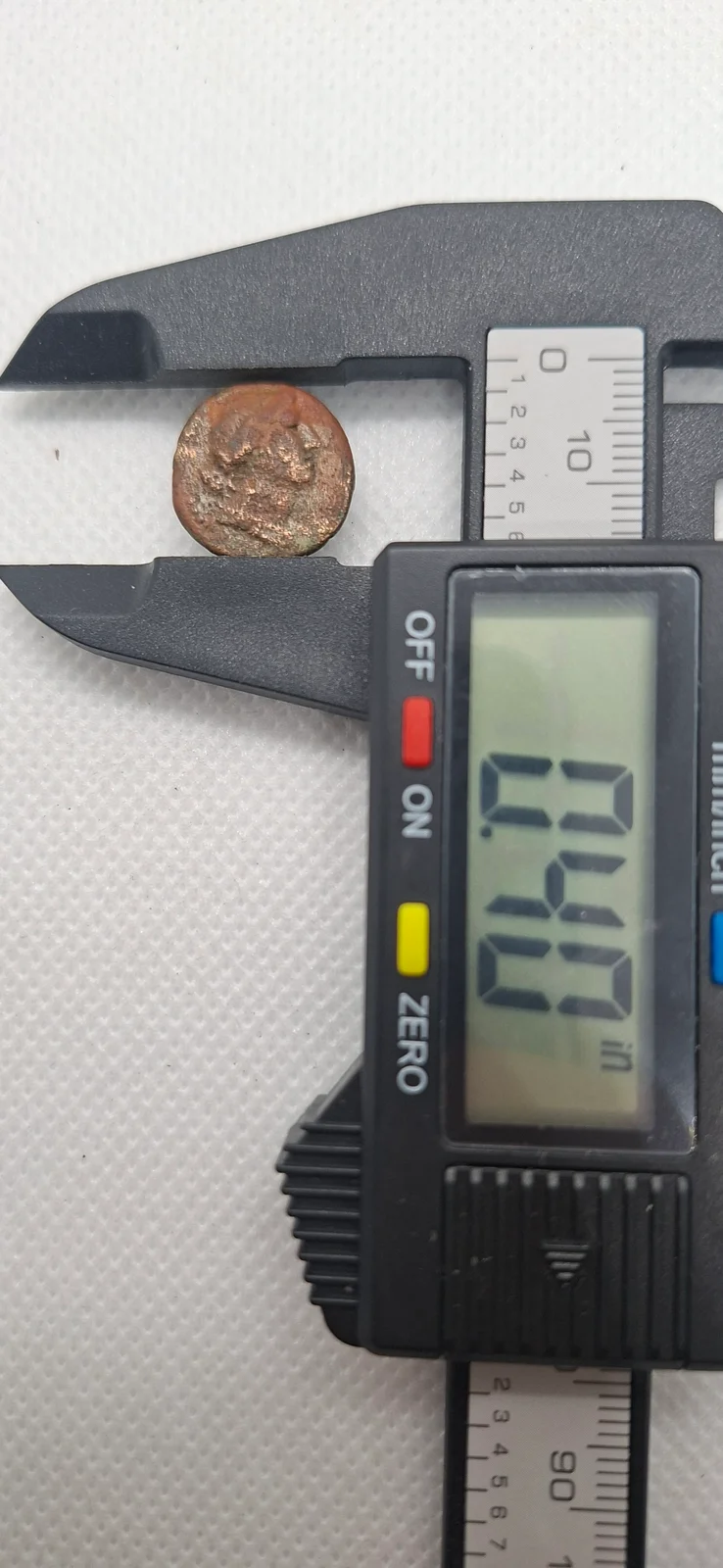 Diâmetro (paquímetro) da moeda TH-N-0240 — Antioquia, Seleucis e Pieria. Emissão pseudoautônoma. AE15. Lira