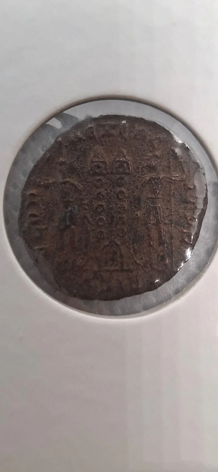Reverso da moeda TH-N-0246 — Constante como César. Nummus AE15