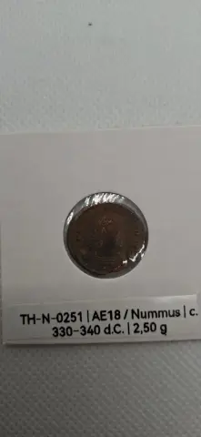 Complementar da moeda TH-N-0251 — Constantino II. Nummus AE18