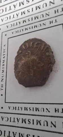 Lateral da moeda TH-N-0490 — Império das Gálias, Tétrico I, Antoniniano, 271–274 d.C., 2,71 g